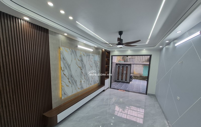 BÁN NHÀ ĐẸP 3.2 TỶ 3 TẦNG 67M2 CÓ SÂN ĐỂ Ô TÔ NGÕ HÀN THUYÊN