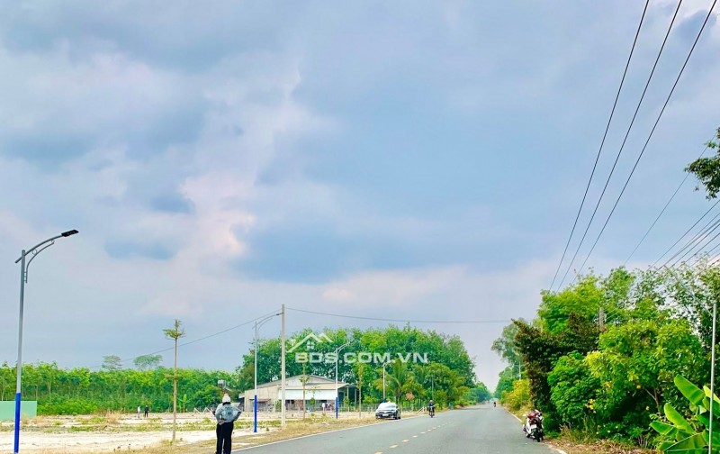 Còn đúng 1 nền giá tốt mặt tiền đường Cao Bá Quát hướng ra quốc lộ 13 chỉ 1km, SHR