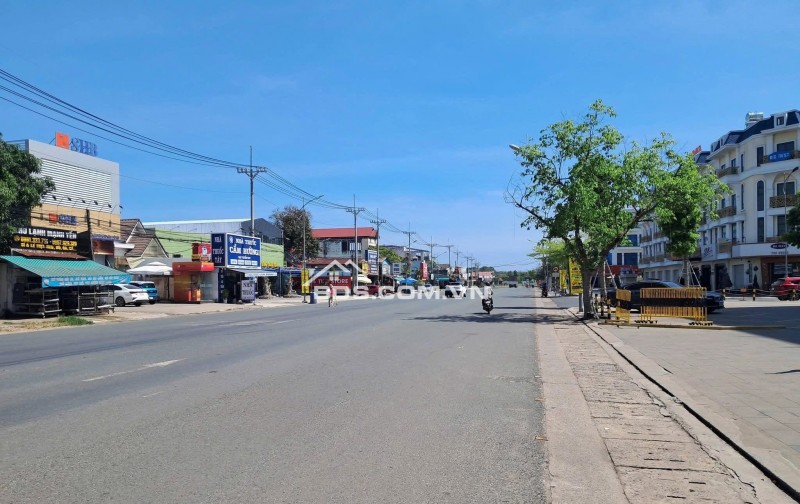 Còn đúng 1 nền giá tốt mặt tiền đường Cao Bá Quát hướng ra quốc lộ 13 chỉ 1km, SHR