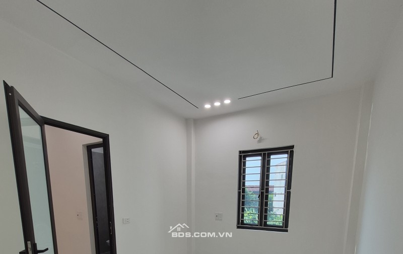 BÁN NHÀ 2.35 TỶ 3 TẦNG 45M2 NGÕ 10M RA ĐƯỜNG ĐÔ THỊ MỸ TRUNG