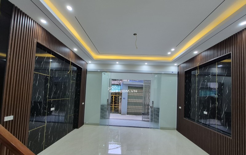 BÁN NHÀ ĐẸP 2.5 TỶ 3 TẦNG 50M2 XÂY ĐỘC LẬP NGÕ GIẢI PHÓNG