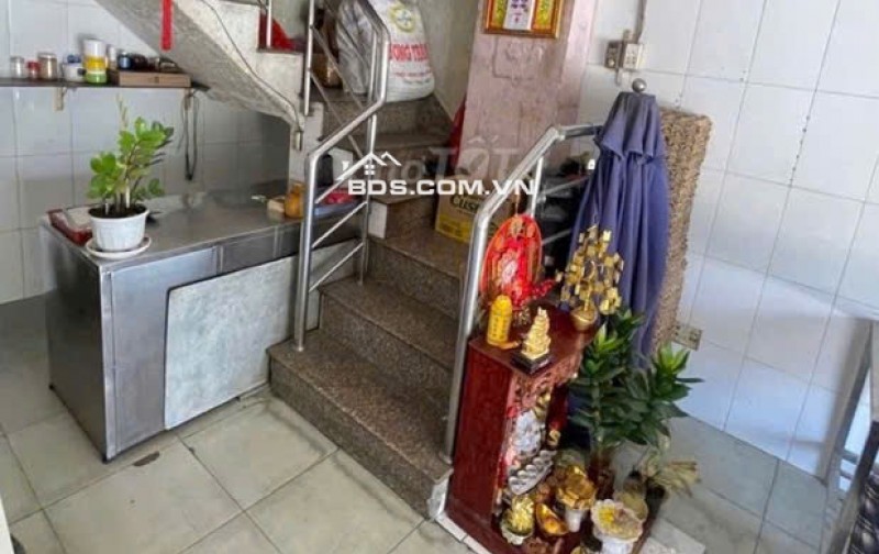 Bán nhà mặt tiền Trường Chinh ngay cầu Tham Lương Q12