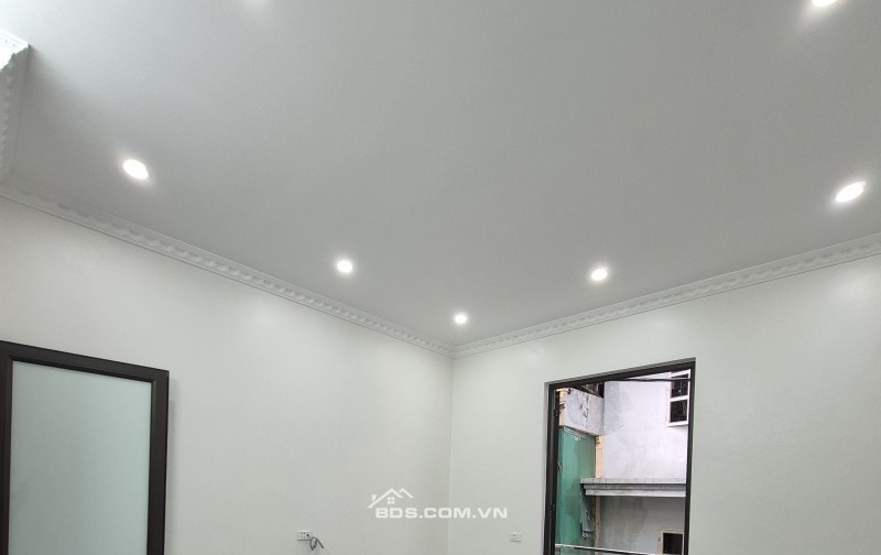 BÁN NHÀ ĐẸP 3.2 TỶ 3 TẦNG 48M2 Ô TÔ ĐỖ CỬA NGÕ TRẦN HUY LIỆU