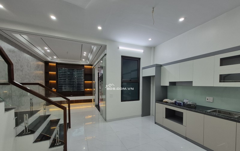 BÁN NHÀ ĐẸP 2.55 TỶ 3 TẦNG 52M2 NGÕ CỰC NGẮN ĐƯỜNG CÙ CHÍNH LAN