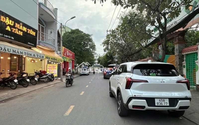 Nhà đẹp 5 lầu hẻm 496 Dương Quảng Hàm 82m2 ngang gần 5m tặng kèm T.máy vào ở ngay 14.5 tỷ.