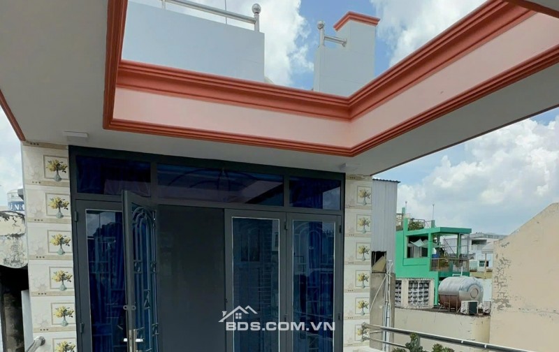 Cho thuê nhà 62/1 Xóm Đất P8 Q11 hẻm 3m, Đúc 3.5 tấm