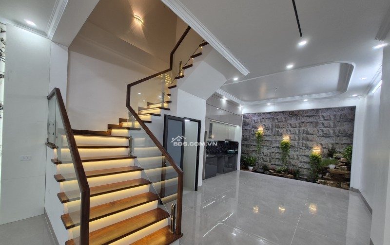 BÁN NHÀ 5.9 TỶ 4 TẦNG 75M2 ĐẸP VÀ CAO CẤP ( ĐÔNG NAM ) MẶT ĐƯỜNG BÁI