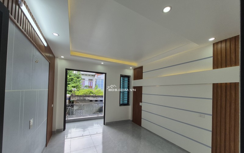 BÁN NHÀ ĐẸP 3.2 TỶ 3 TẦNG 67M2 CÓ SÂN ĐỂ Ô TÔ NGÕ HÀN THUYÊN
