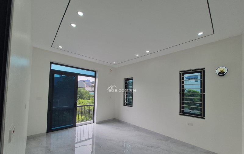 BÁN NHÀ ĐẸP 2.2 TỶ 3 TẦNG 45M2 ( ĐÔNG NAM ) NGÕ CẦU ĐÔNG