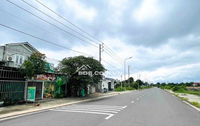 Cần sang lại nhanh lô đất đối diện Chợ Minh Hưng, cách quốc lộ 13 500m