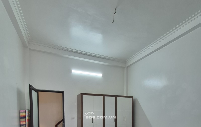 BÁN NHÀ ĐẸP GIÁ RẺ 1.69 TỶ 3 TẦNG 46M2 ( HƯỚNG NAM ) NGÕ ĐIỆN BIÊN