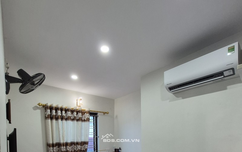 BÁN NHÀ ĐẸP 1.85 TỶ 3 TẦNG 32M2  NGÕ CỰC NGẮN HOÀNG HOA THÁM