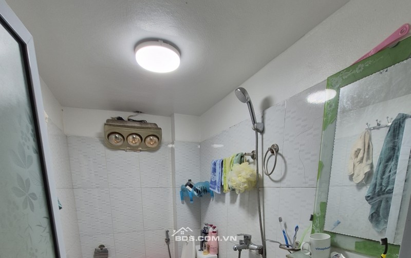 BÁN NHÀ ĐẸP 1.8 TỶ 2.5 TẦNG 41M2  NGÕ RỘNG NGẮN ĐƯỜNG 19/5