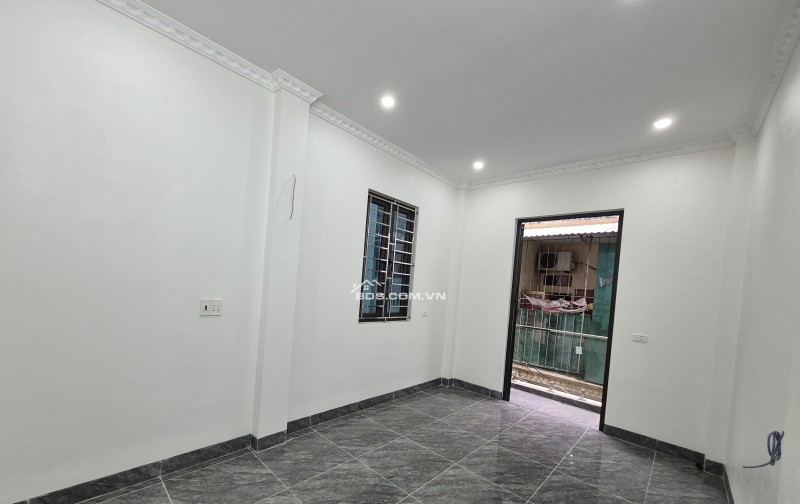 BÁN NHÀ ĐẸP 3.2 TỶ 3 TẦNG 48M2 Ô TÔ ĐỖ CỬA NGÕ TRẦN HUY LIỆU