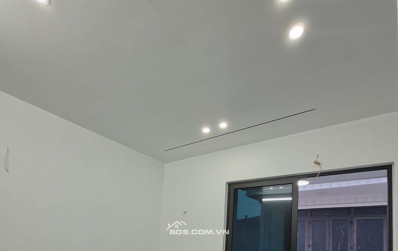 BÁN NHÀ 3.2 TỶ 4 TẦNG 45.3M2 Ô TÔ ĐỖ CỬA NGÕ NGẮN ĐƯỜNG KÊNH