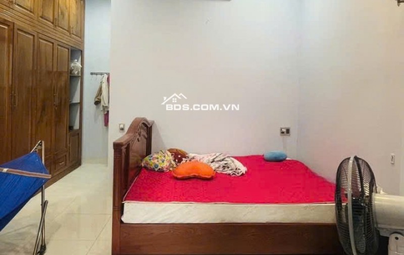 Bán nhà 3 lầu HXH Nguyễn Văn Khối ngang 8m 120m2 gần CV Làng Hoa vài căn ra MT chỉ 15 tỷ.