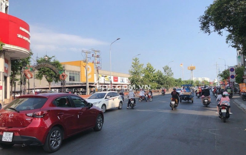 CHDV hẻm 254 Dương Quảng Hàm 150m2 ngang 5m 21PN 6 lầu T.máy TN 110tr gần Vin 19.5 tỷ.