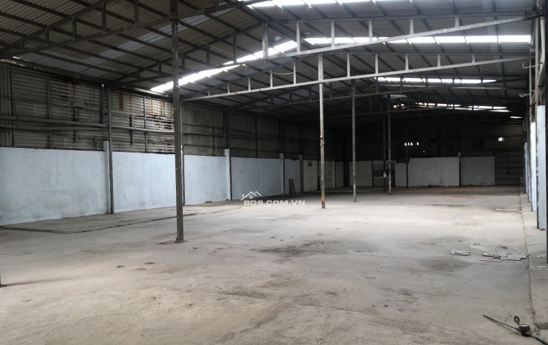 Cho thuê kho xưởng 650m2 Thạnh Lộc Quận 12 (giáp sông SG)