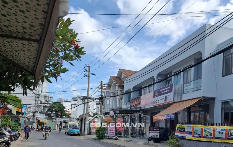 Bán nhà mặt tiền Nguyễn Tư Nghiêm Tp Thủ Đức giá 17 tỷ