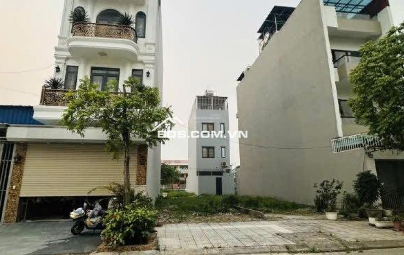 Đất SHR ngay BXQ8, full thổ cư. Liên hệ 0932068012