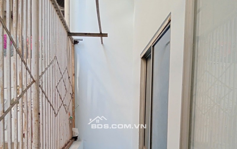 Bán chung cư 48m2 gần trường học, chợ, siêu thị và các TTTM