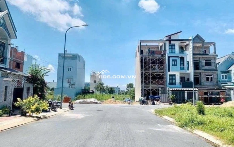 Đất SHR ngay BXQ8, full thổ cư. Liên hệ 0932068012