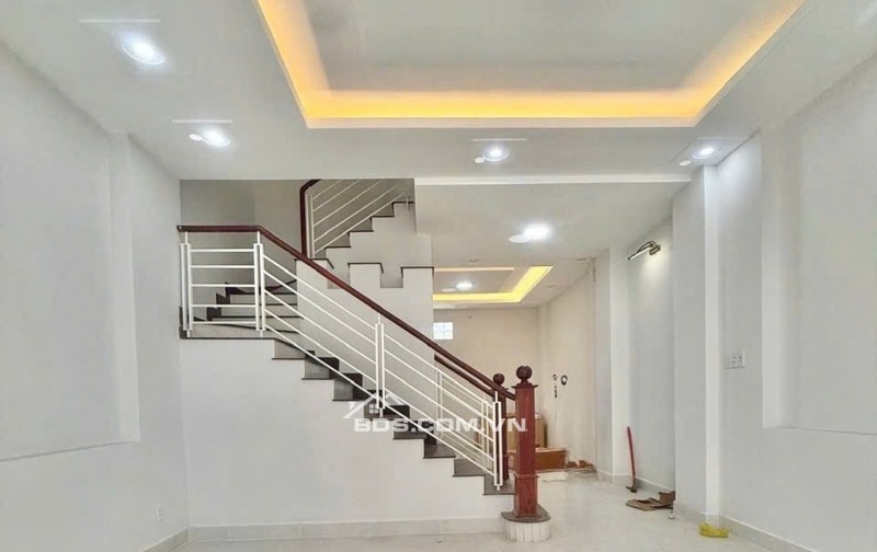SIÊU PHẨM 4 TẦNG FULL NỘI THẤT- HXH SÁT MẶT TIỀN ĐƯỜNG- 62 M2 - NGANG 5- LÊ VĂN THỊNH - NHỈNH 7 TỶ