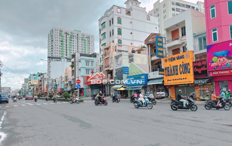 Hàng Mới 33.5 tỷ   Mặt Tiền PHƯỜNG 25  BÌNH THẠNH DT 10x30m