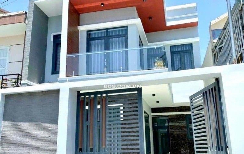 CHỦ CHUYỂN CÔNG TÁC RA HÀ NỘI SỐNG CẦN BÁN GẤP CĂN BIỆT THỰ GIÁ CHỈ 1 TỎI HƠN
