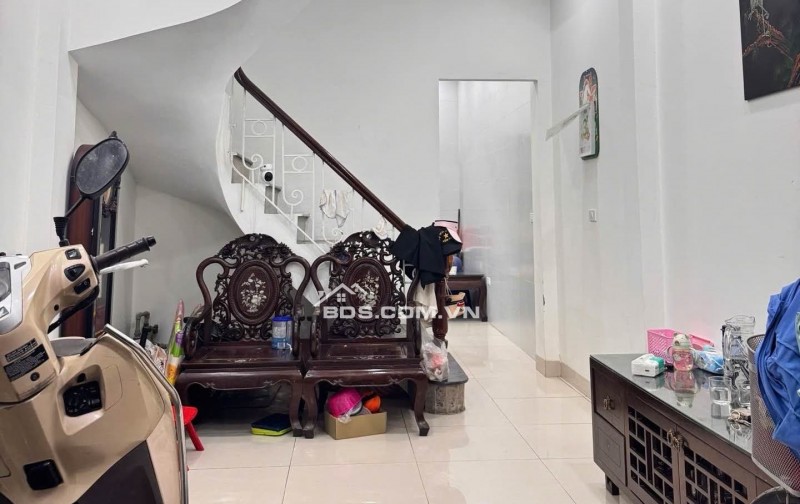 Bán Nhà Lĩnh Nam  – Lô Góc – 31m² × 3 Tầng - 3pn– Nhỉnh 4 Tỷ