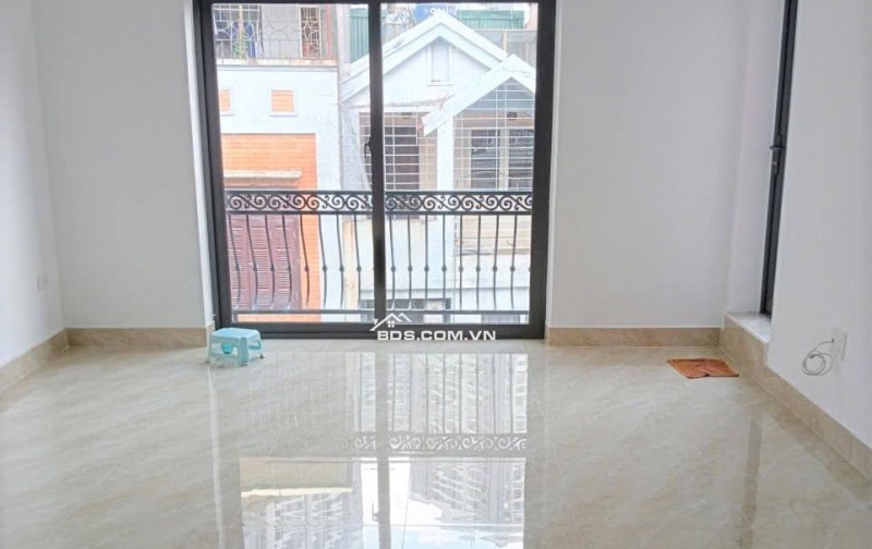 Bán Nhà Phân Lô Bàn Cờ Lĩnh Nam 73m² x 6 Tầng – Mt 8m – Ô Tô Tránh Đỗ Cửa – Gara – Thang Máy – Định Giá 20 Tỷ