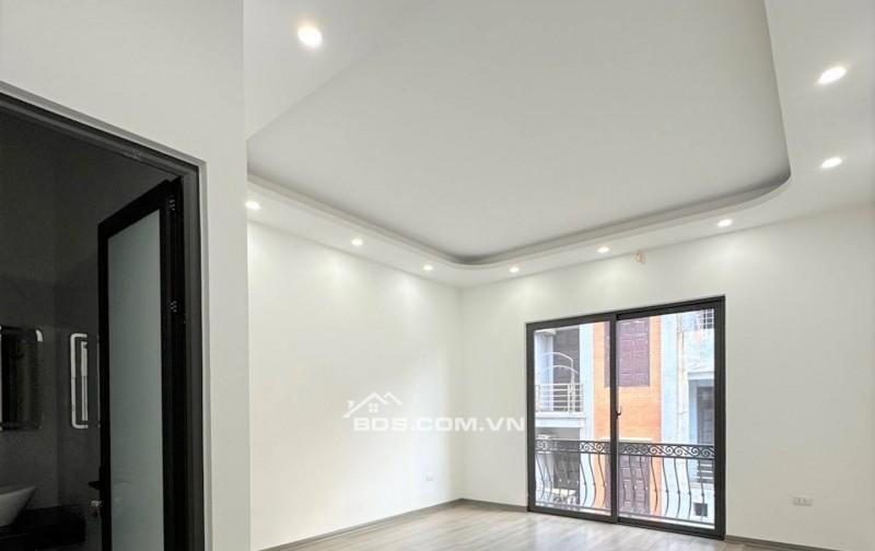 Bán Nhà Phân Lô Bàn Cờ Lĩnh Nam 73m² x 6 Tầng – Mt 8m – Ô Tô Tránh Đỗ Cửa – Gara – Thang Máy – Định Giá 20 Tỷ