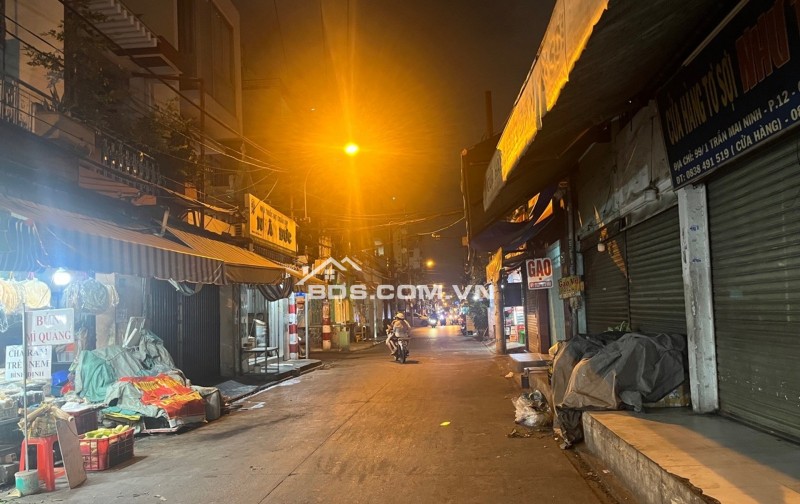 Nhà mặt tiền Chợ Bà Hoa P11 Tân Bình, MT đường Sơn Hương, song song Trần Mai Ninh, sát Bảy Hiền gần