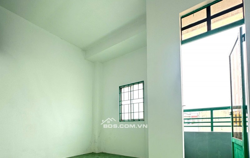 Nhà nằm trong hẻm 28 Lương Văn Can, phường 15, quận 8, khu dân cư hiện hữu, an ninh và yên tĩnh