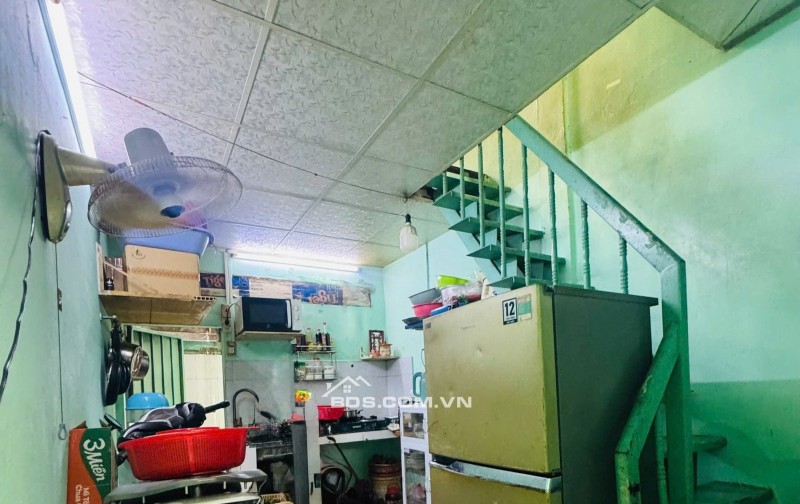  NHÀ CŨ TIỆN XÂY MỚI, PHẠM THẾ HIỂN, 2 TẦNG, 2.45X13.18, Q8, NHÌN 2 TỶ 