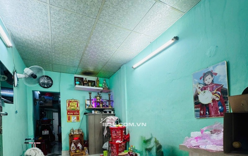  NHÀ CŨ TIỆN XÂY MỚI, PHẠM THẾ HIỂN, 2 TẦNG, 2.45X13.18, Q8, NHÌN 2 TỶ 