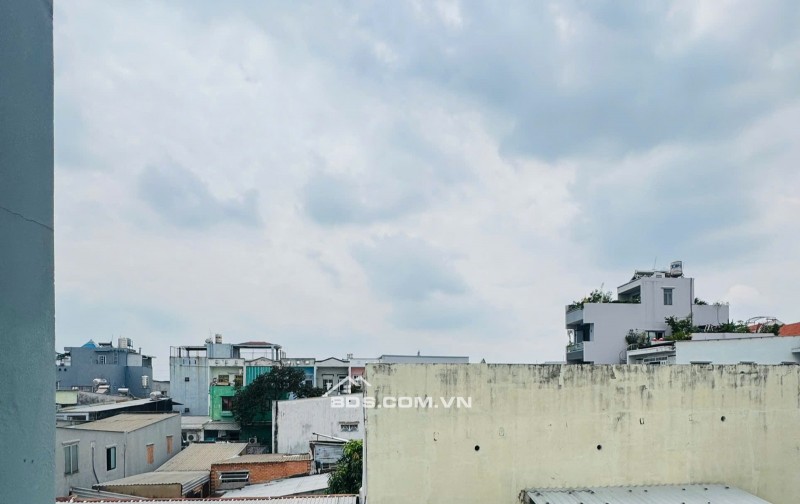 Nhà nằm trong hẻm 28 Lương Văn Can, phường 15, quận 8, khu dân cư hiện hữu, an ninh và yên tĩnh