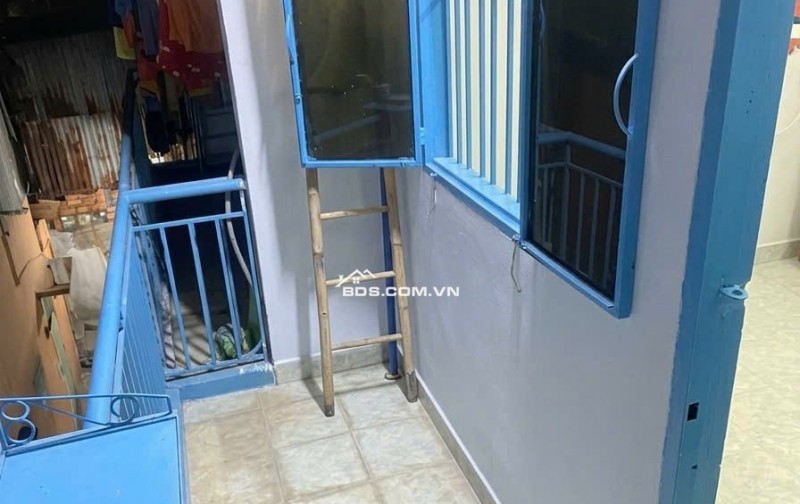 Căn nhà tại Ba Đình, phường 10, quận 8 nhà vuông sát mặt tiền hẻm thông