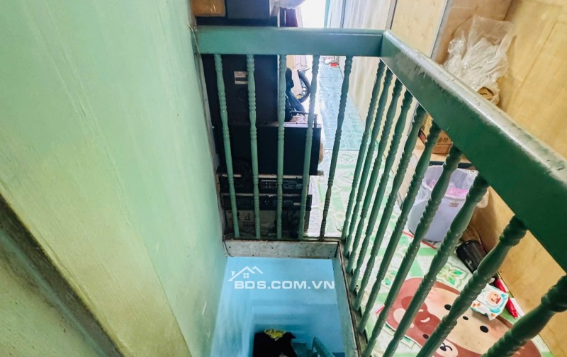  NHÀ CŨ TIỆN XÂY MỚI, PHẠM THẾ HIỂN, 2 TẦNG, 2.45X13.18, Q8, NHÌN 2 TỶ 