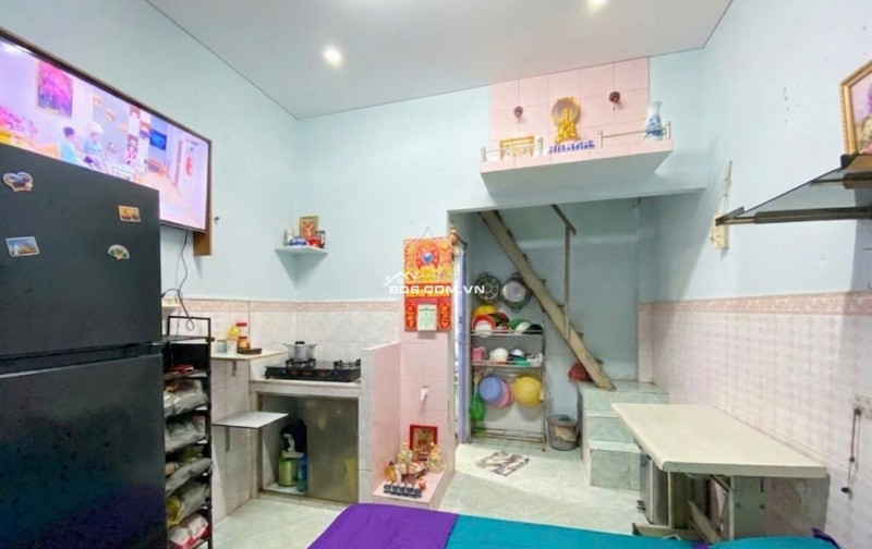 Căn nhà tại Ba Đình, phường 10, quận 8 nhà vuông sát mặt tiền hẻm thông