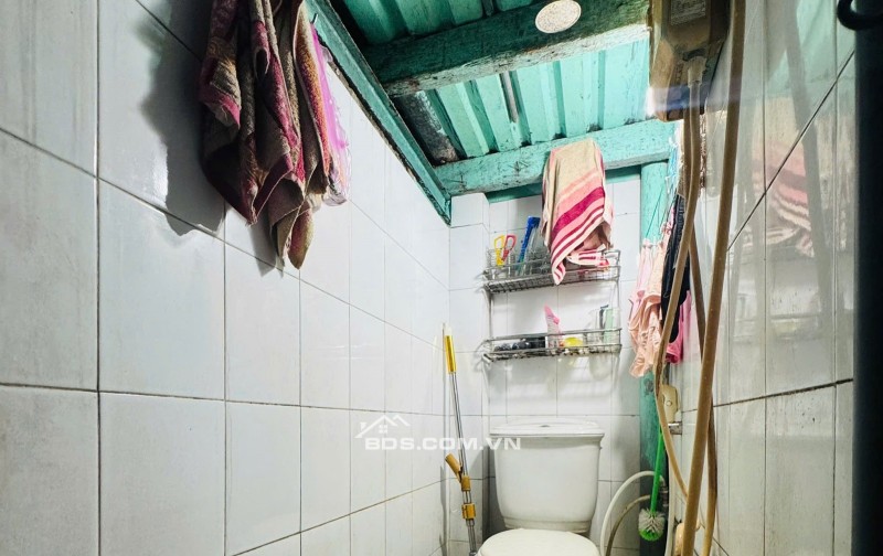  NHÀ CŨ TIỆN XÂY MỚI, PHẠM THẾ HIỂN, 2 TẦNG, 2.45X13.18, Q8, NHÌN 2 TỶ 