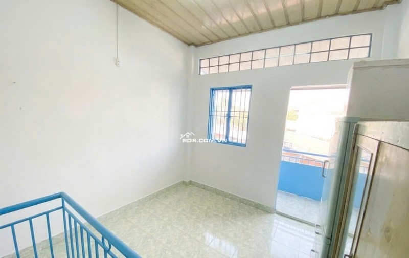Căn nhà tại Ba Đình, phường 10, quận 8 nhà vuông sát mặt tiền hẻm thông
