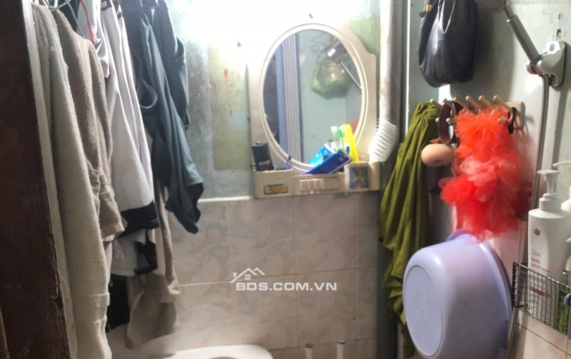 Căn nhà tại Ba Đình, phường 10, quận 8 nhà vuông sát mặt tiền hẻm thông