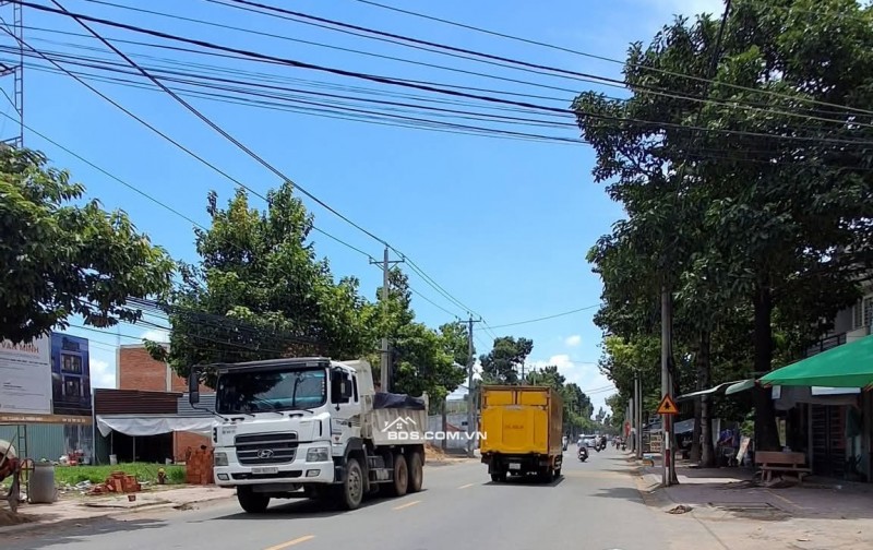 Đất khu tái định cư mới trục đường chính  lớn nhất 22m, vỉa hè,dt  90m2, sr ,thổ cư