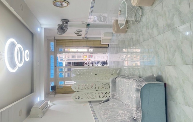 SIÊU PHẨM - SÁT QUẬN 1 - GẦN MẶT TIỀN - 31M2 - 6.5 TỶ