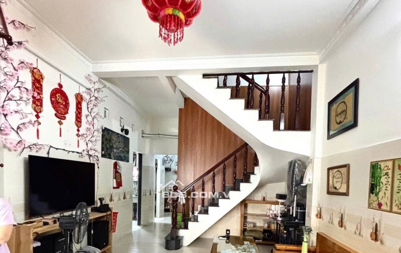 Chủ chuyển công tác cần bán gấp nhà Quận 7 chỉ 7,25 tỷ