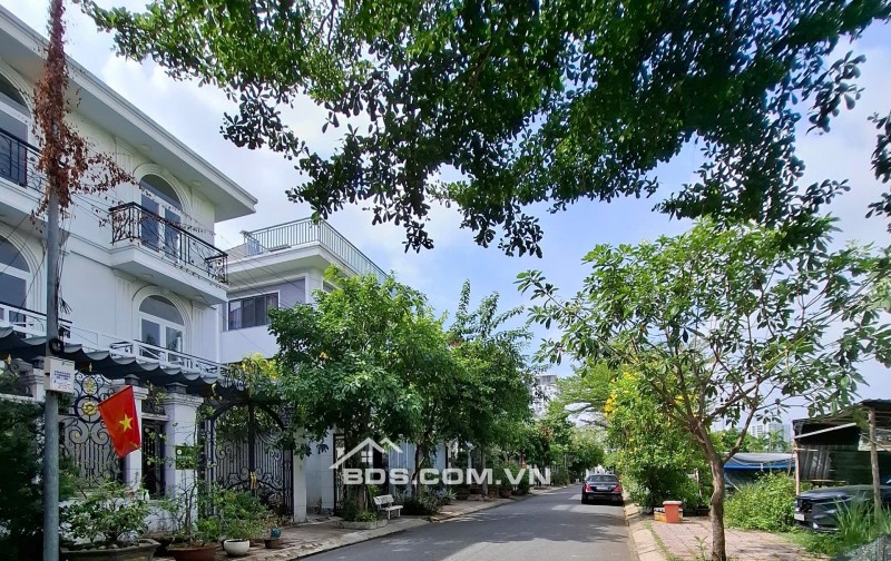 Bán nhà mặt tiền D17 Phước Long B Tp Thủ Đức giá 22,5 tỷ
