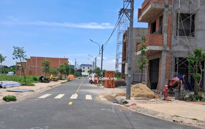Đất diện tích lớn 161m2 _ khu tái định cư mới , đường Phạm Văn Diêu  chỉ 4.2 tỷ, sổ sẵn, full thổ cư