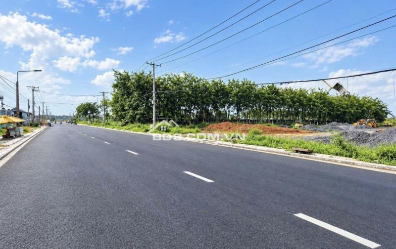 Em cần bán đất ngay KCN minh hưng chơn thành . Diện tích 10.40 thổ cư sẵn 60m2 đất tại đô thị bán 390 tr