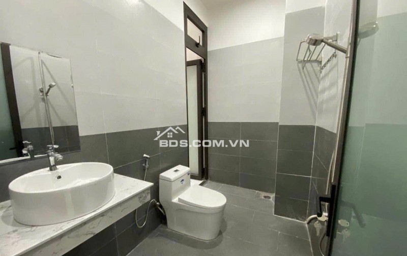 CHỦ CHUYỂN CÔNG TÁC RA HÀ NỘI SỐNG CẦN BÁN GẤP CĂN BIỆT THỰ GIÁ CHỈ 1 TỎI HƠN